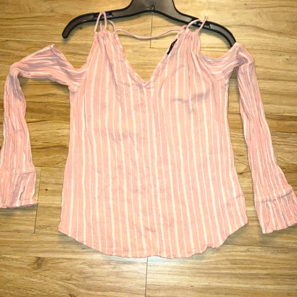 Size Small Jessica Simpson Cold Shoulder Peach & White Striped Shirt - Picture 1 of 8